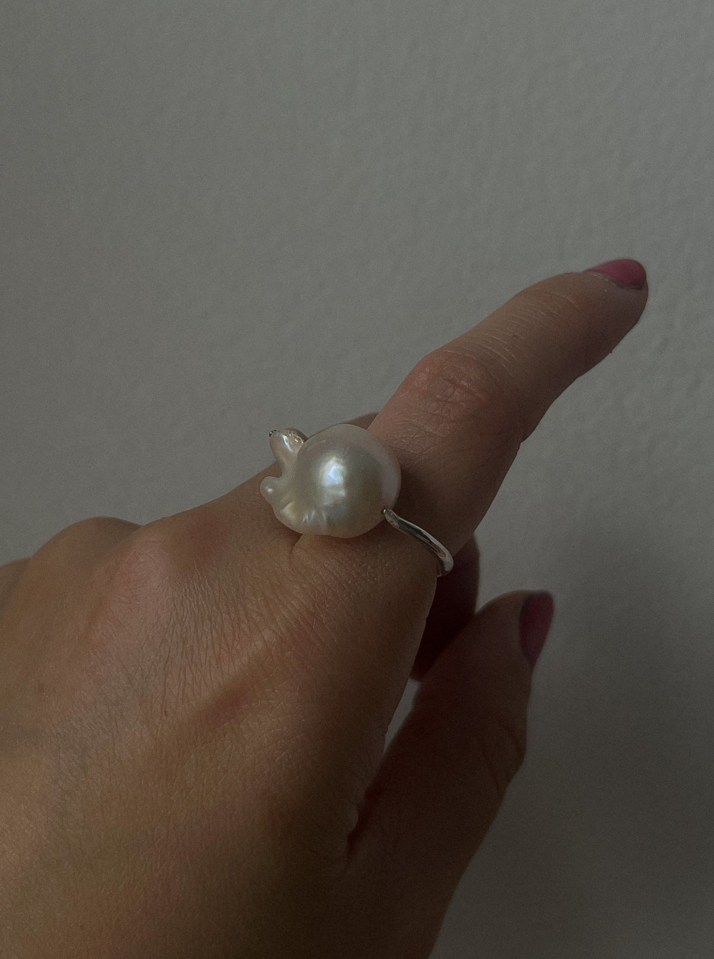 LITTLE MISS FREAK BAROQUE PEARL RING