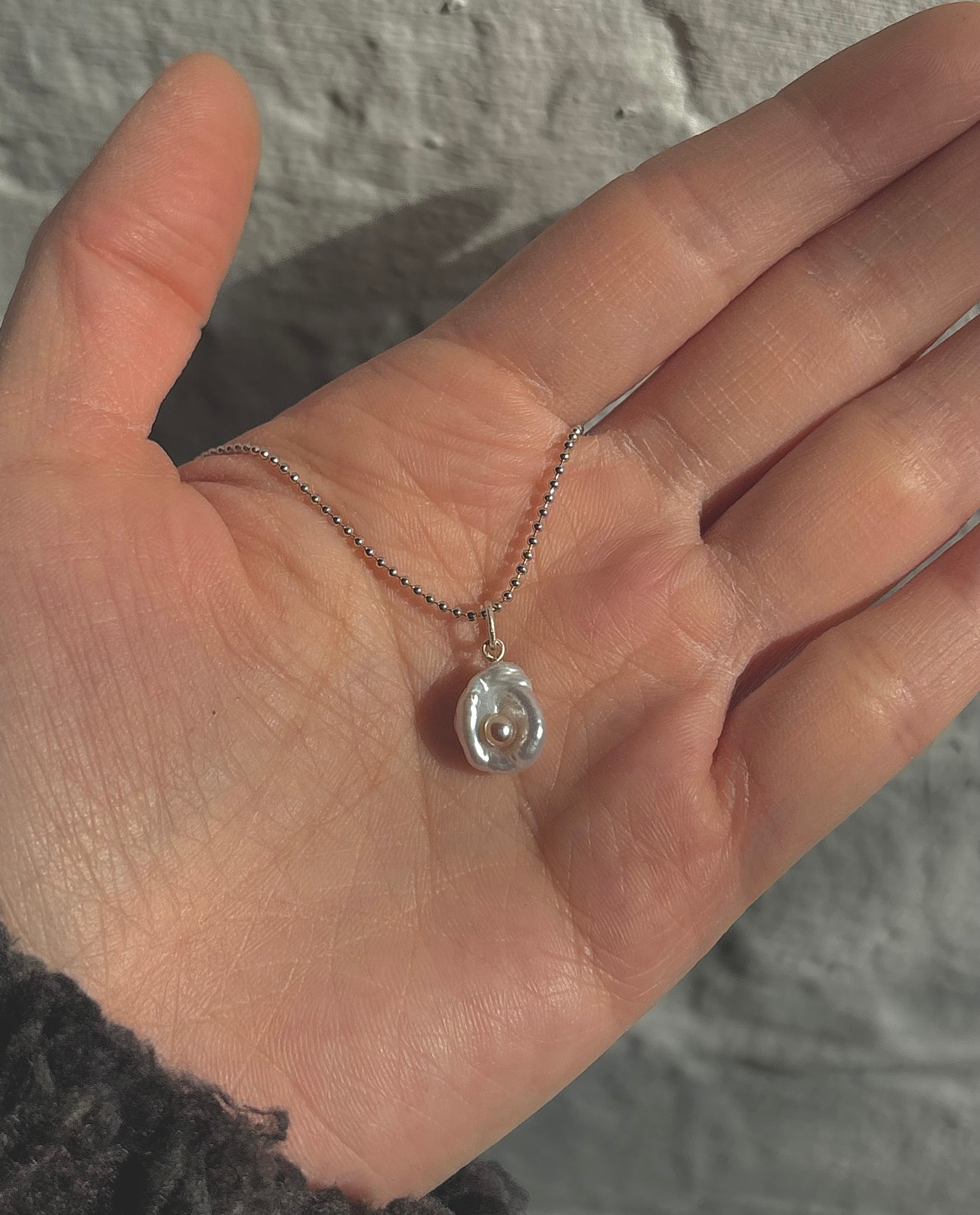 LITTLE MISS OYSTER PEARL CHARM