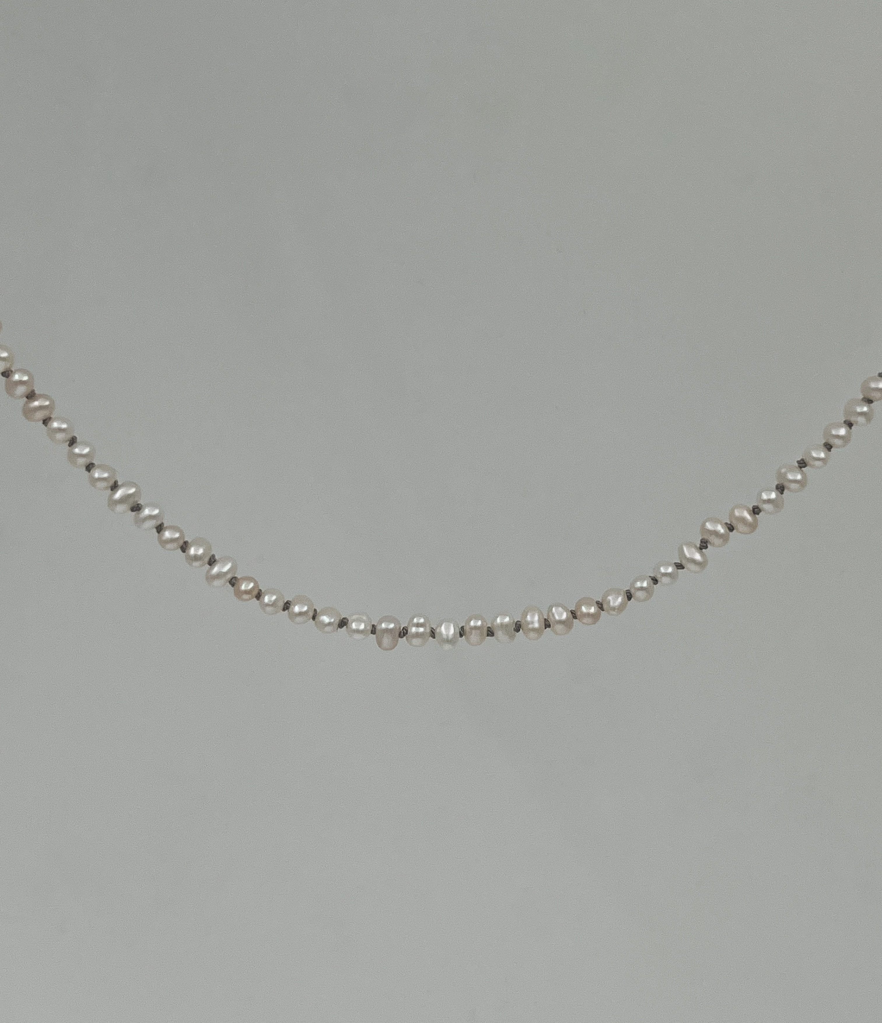 MIDNIGHTS LIKE THIS PEARL NECKLACE