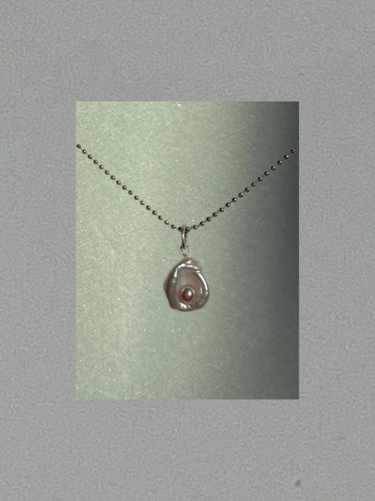 LITTLE MISS OYSTER PEARL CHARM