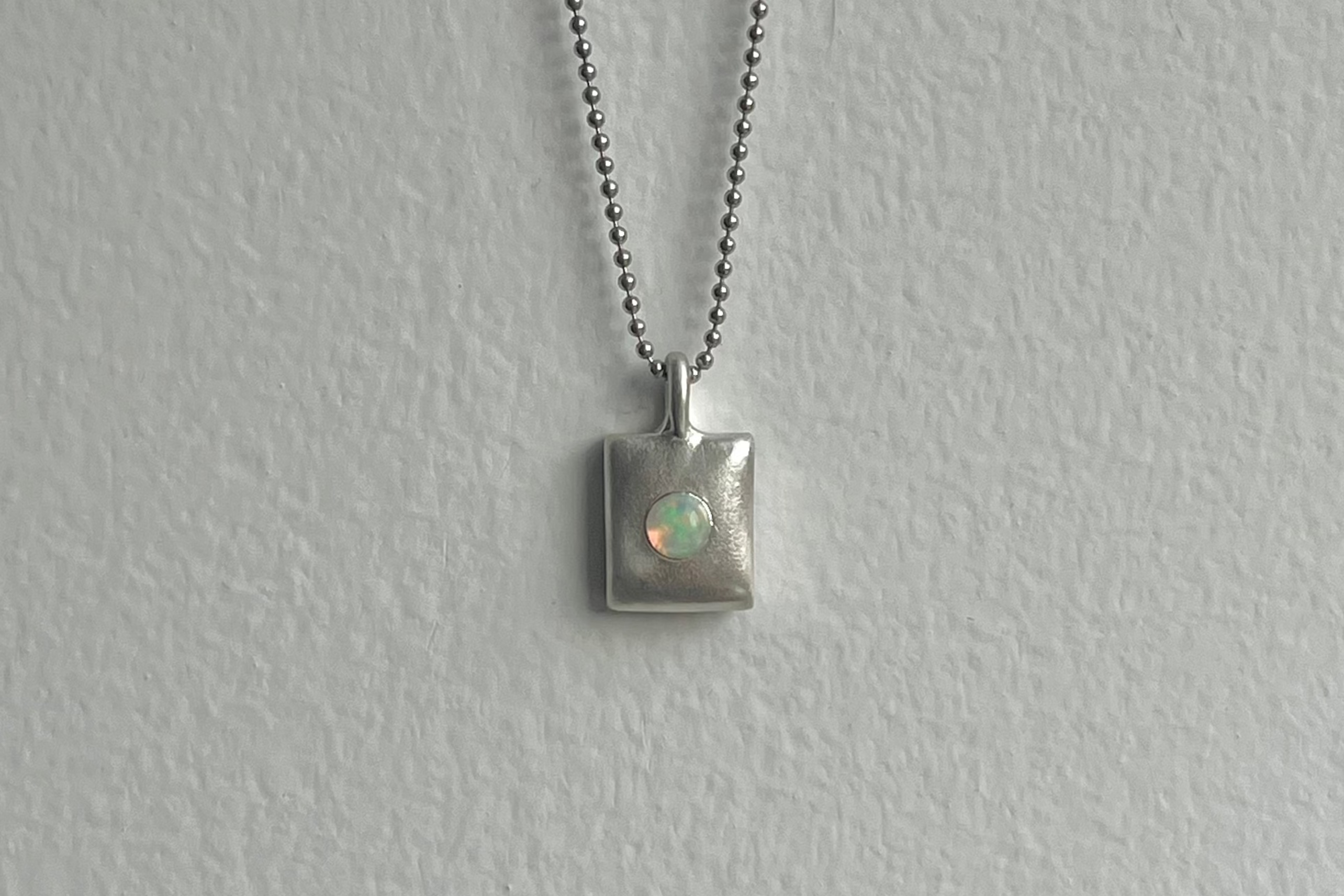 PILLOW CHARM-OPAL