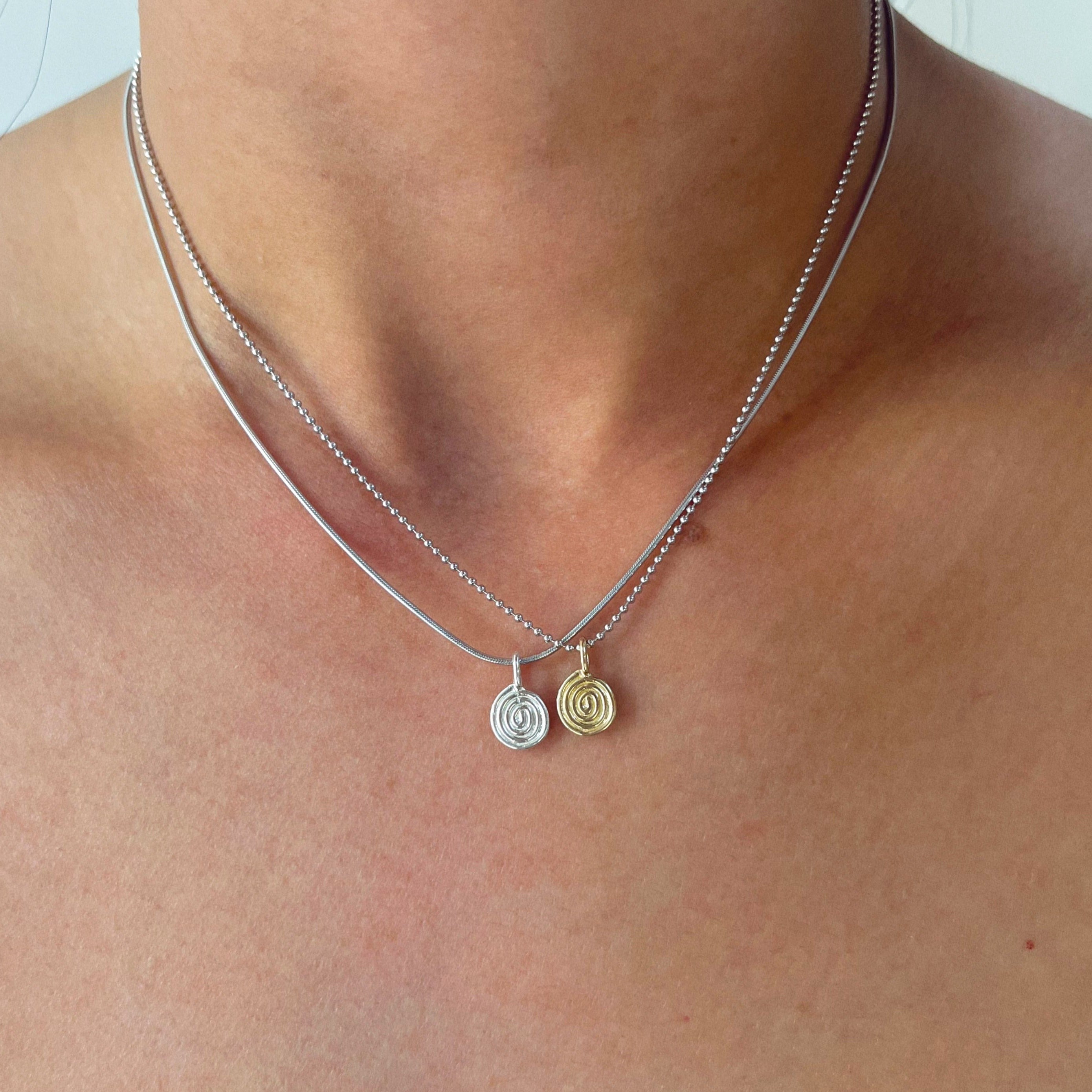 RUNNIN AROUND MINI CHARM