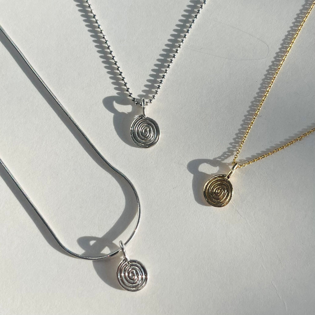 RUNNIN AROUND MINI CHARM